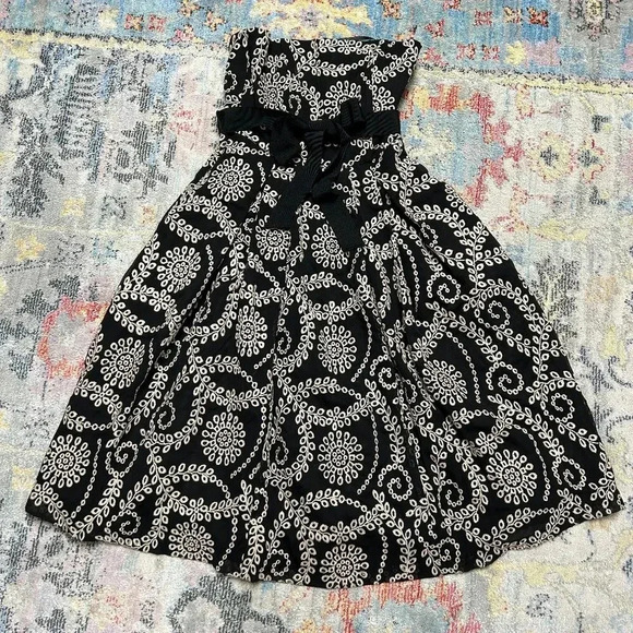 NWT White House Black Market Strapless Embroidered Midi Dress - Picture 3 of 5